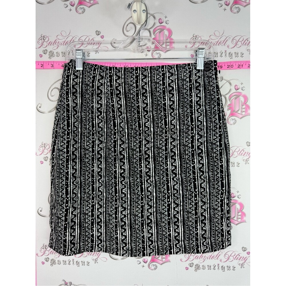Classique vintage skirt Black & White Striped Mini Skirt